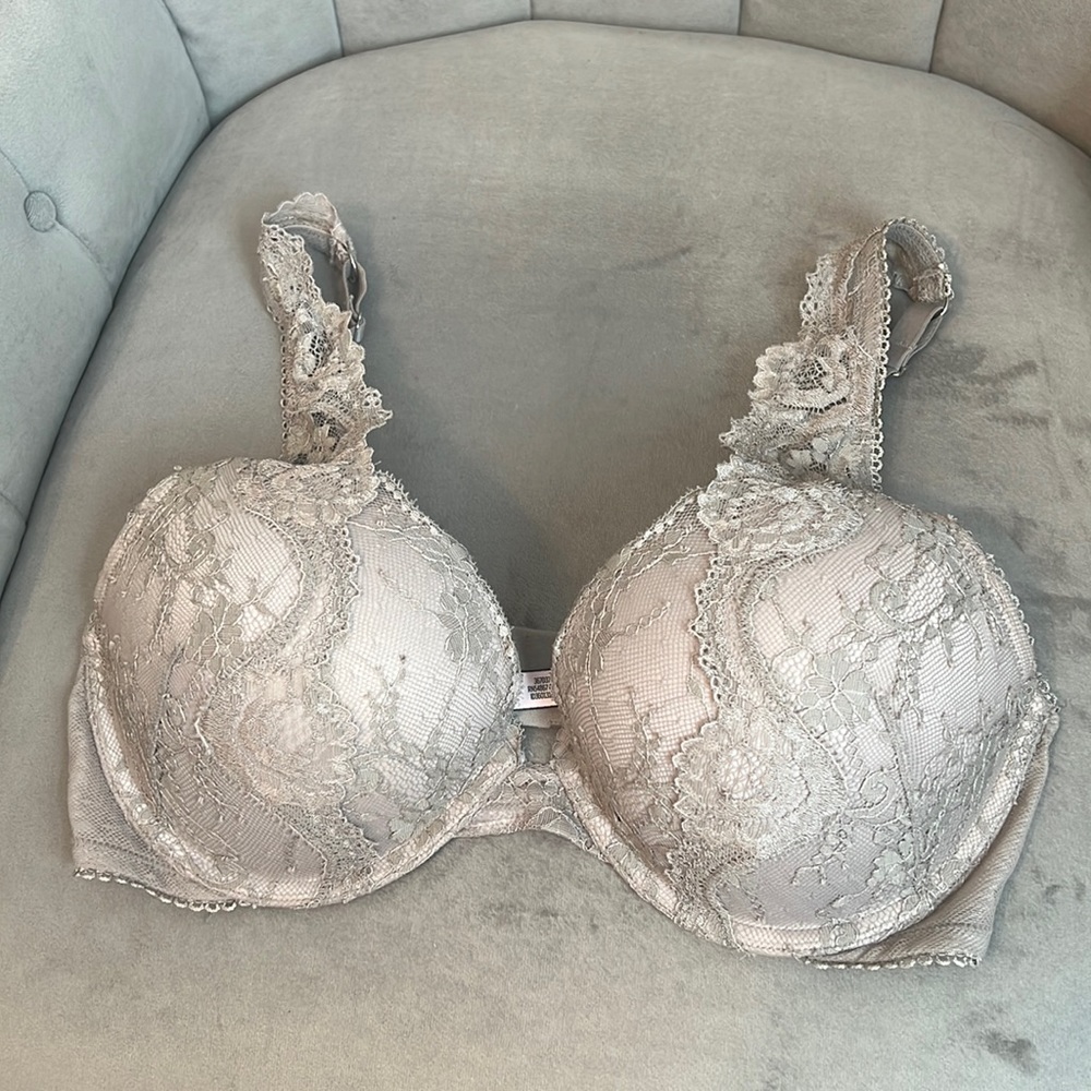 NWOT Victoria’s Secret Dream Angels push-up bra